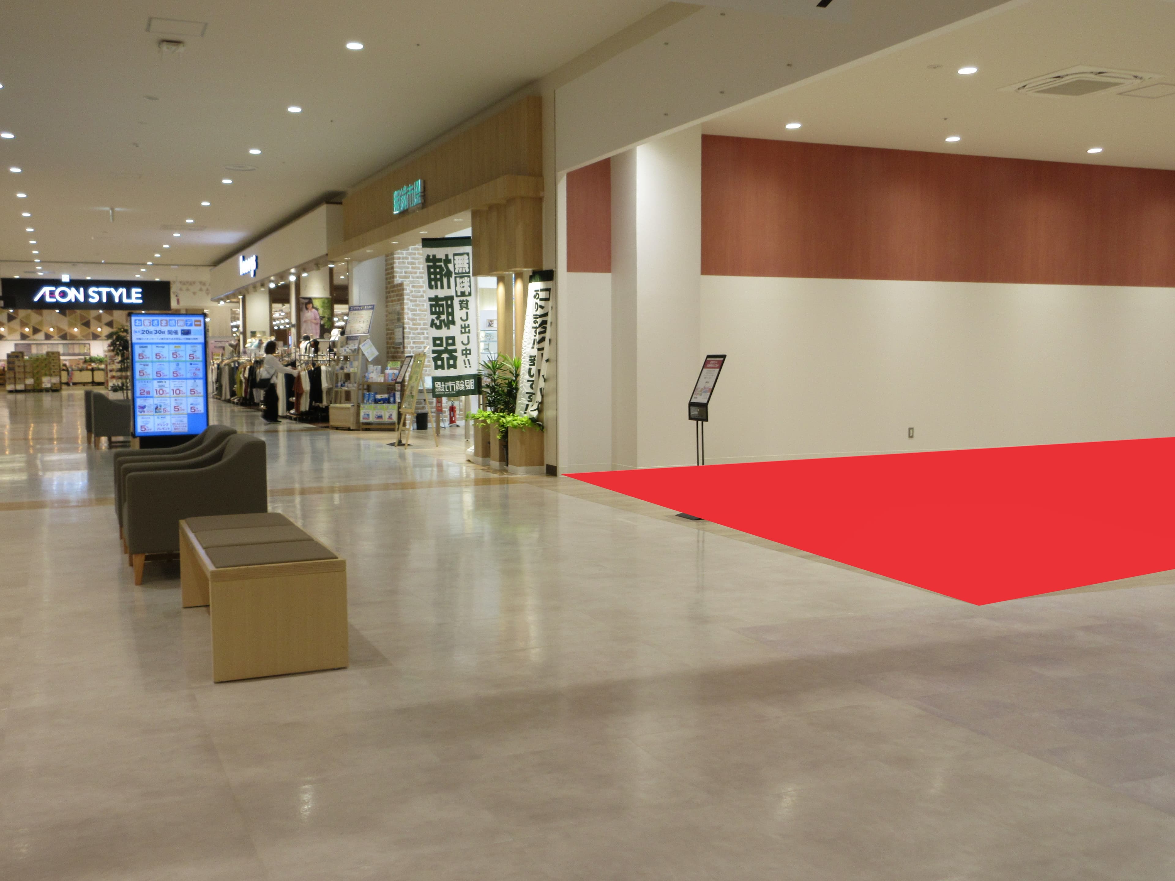 能代149:26.20坪 物販(靴、衣料(メンズ、レディース、キッズ)、服飾雑貨、携帯・・・)