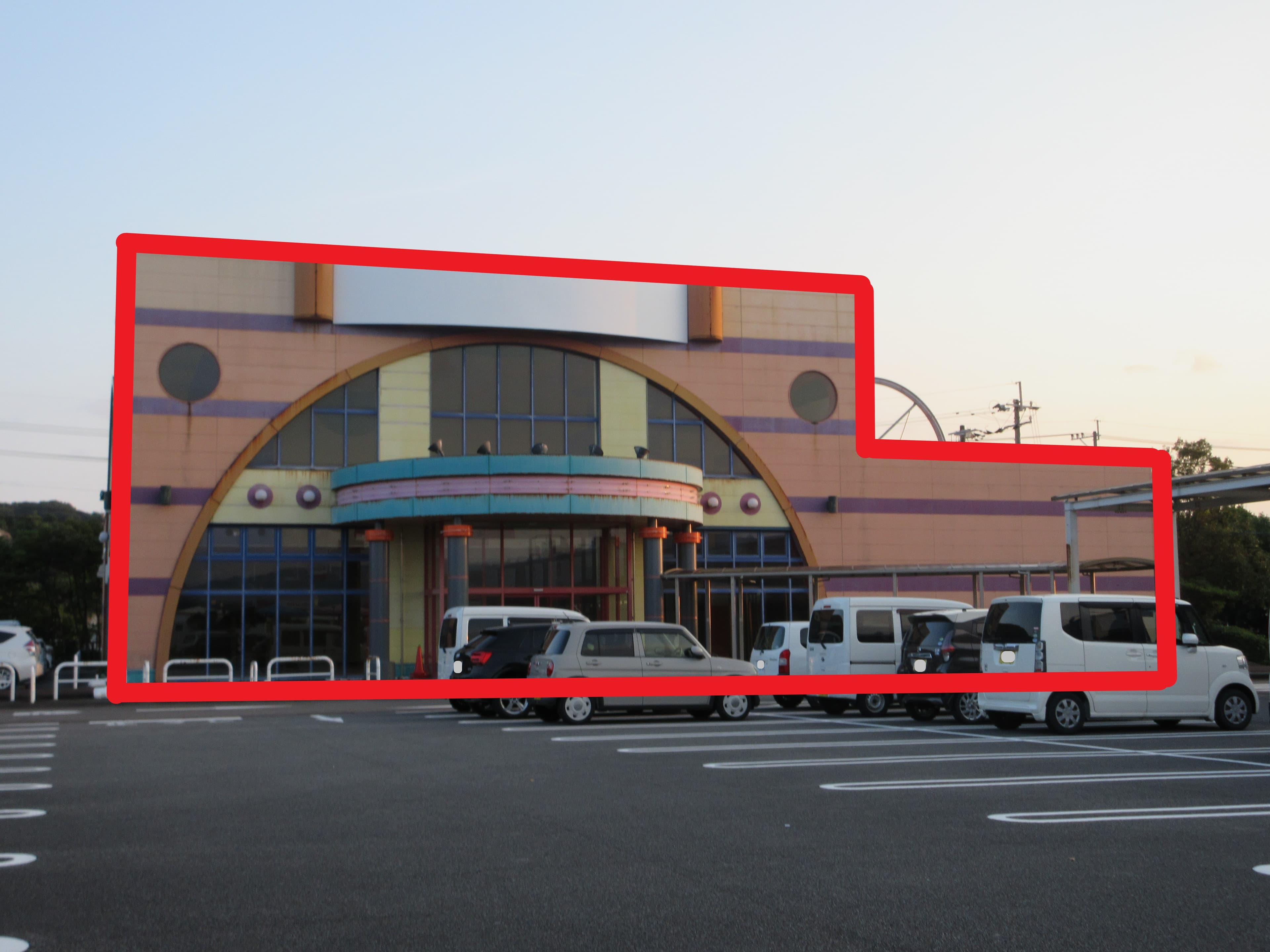 日向D棟:299.48坪 物販(靴、衣料(メンズ、レディース、キッズ)、携帯、リサイクルショップ、サービス(フィットネス、カラオケ)