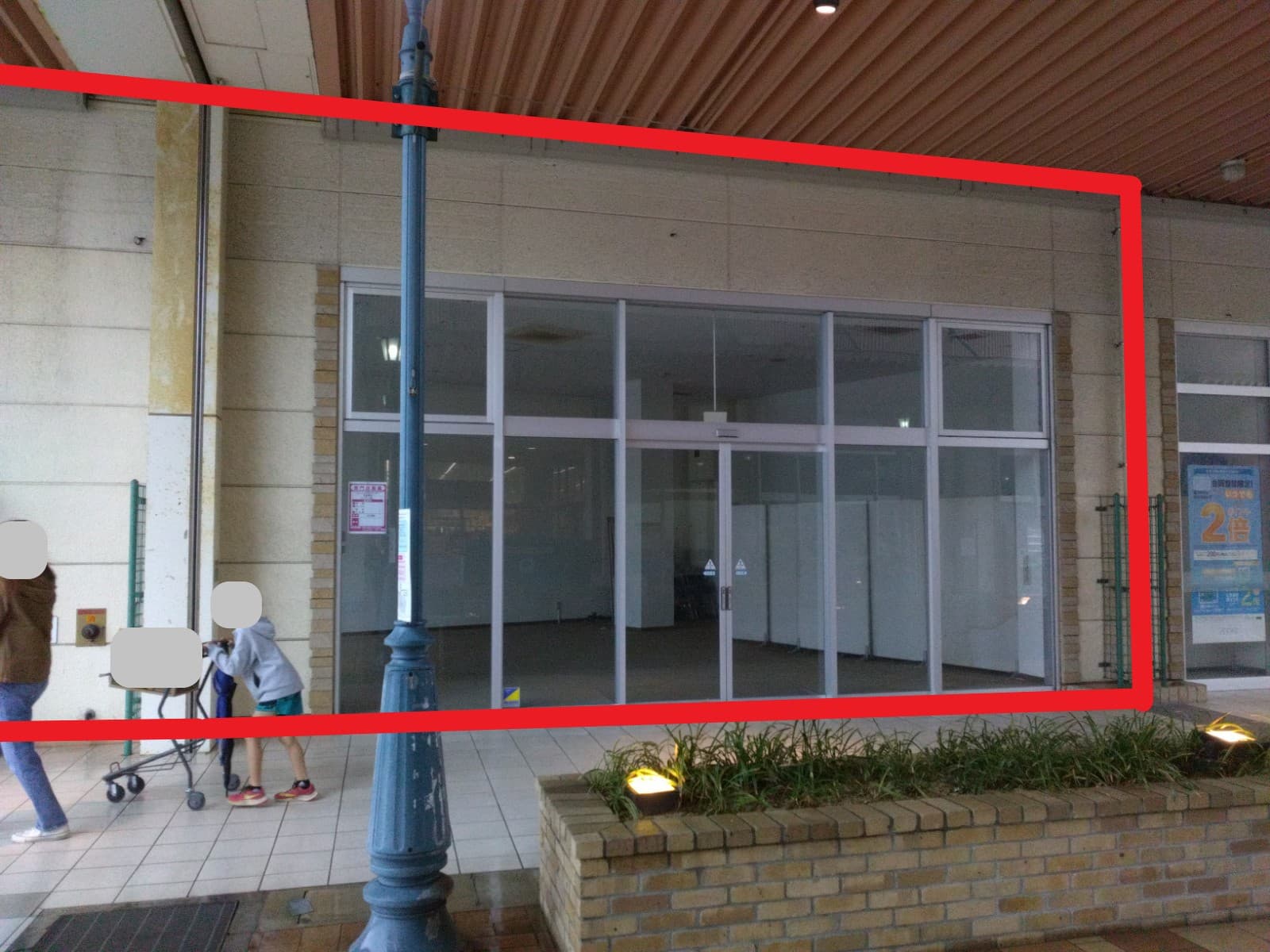 周南A115:32.18坪 物販(雑貨・携帯など) 、サービス(携帯修理・保険・塾など)1