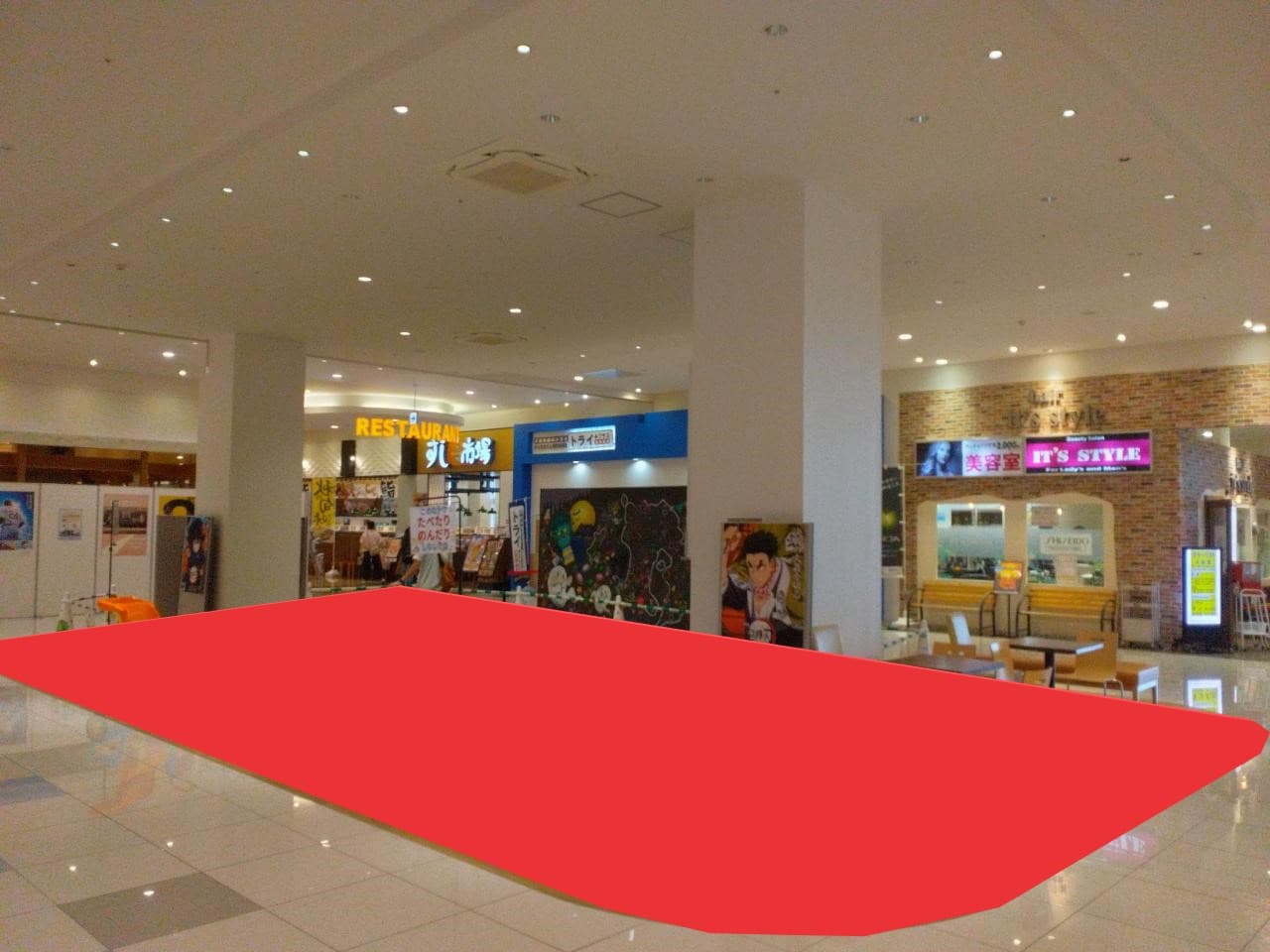 姶良B109:27.98坪 物販(ギフト、アクセサリー、靴下、タオル)、サービス(トレーディングカード)