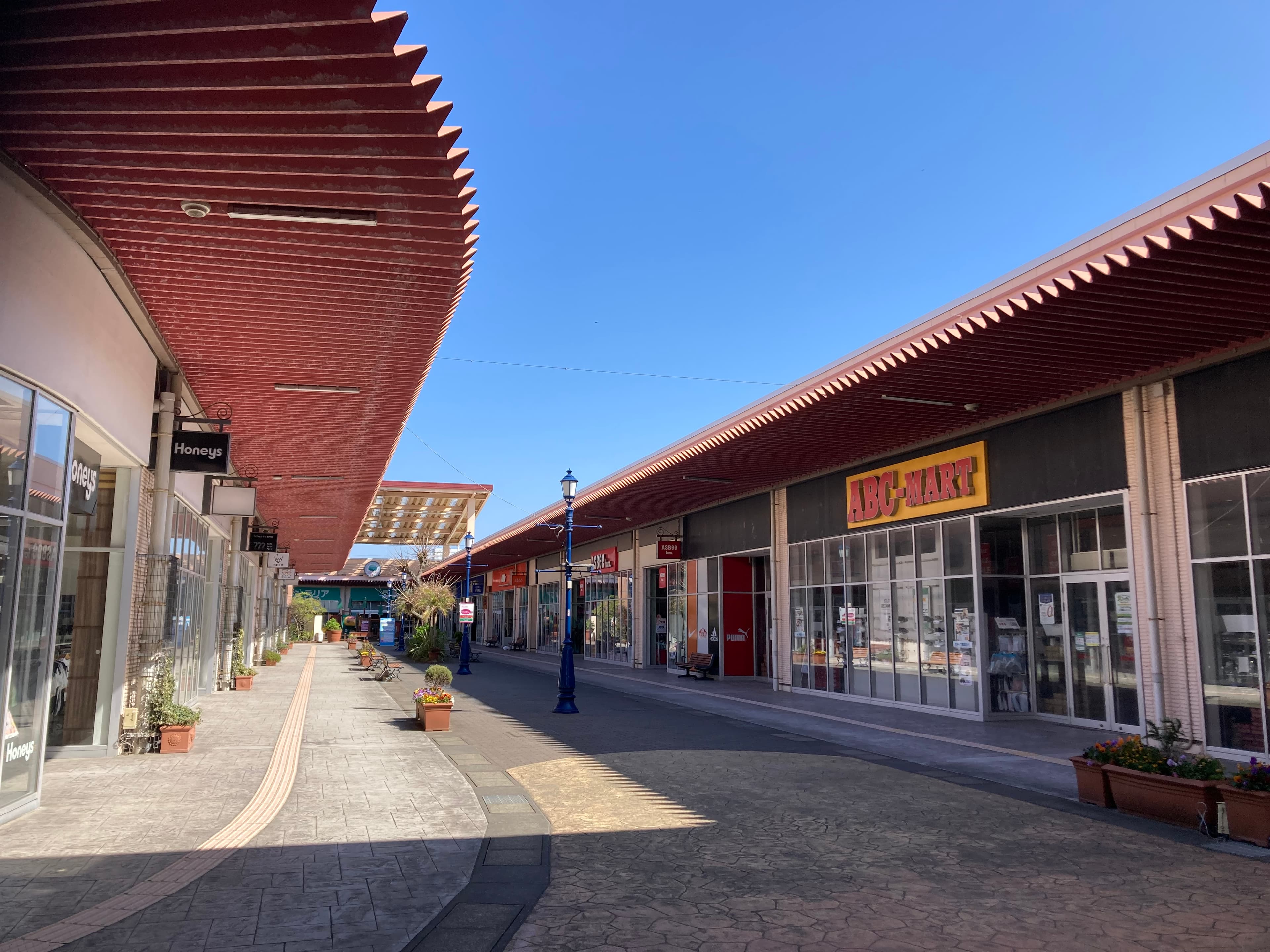 館山110:10.89坪 飲食:フードコート(洋食、和食、丼物、クレープ)1