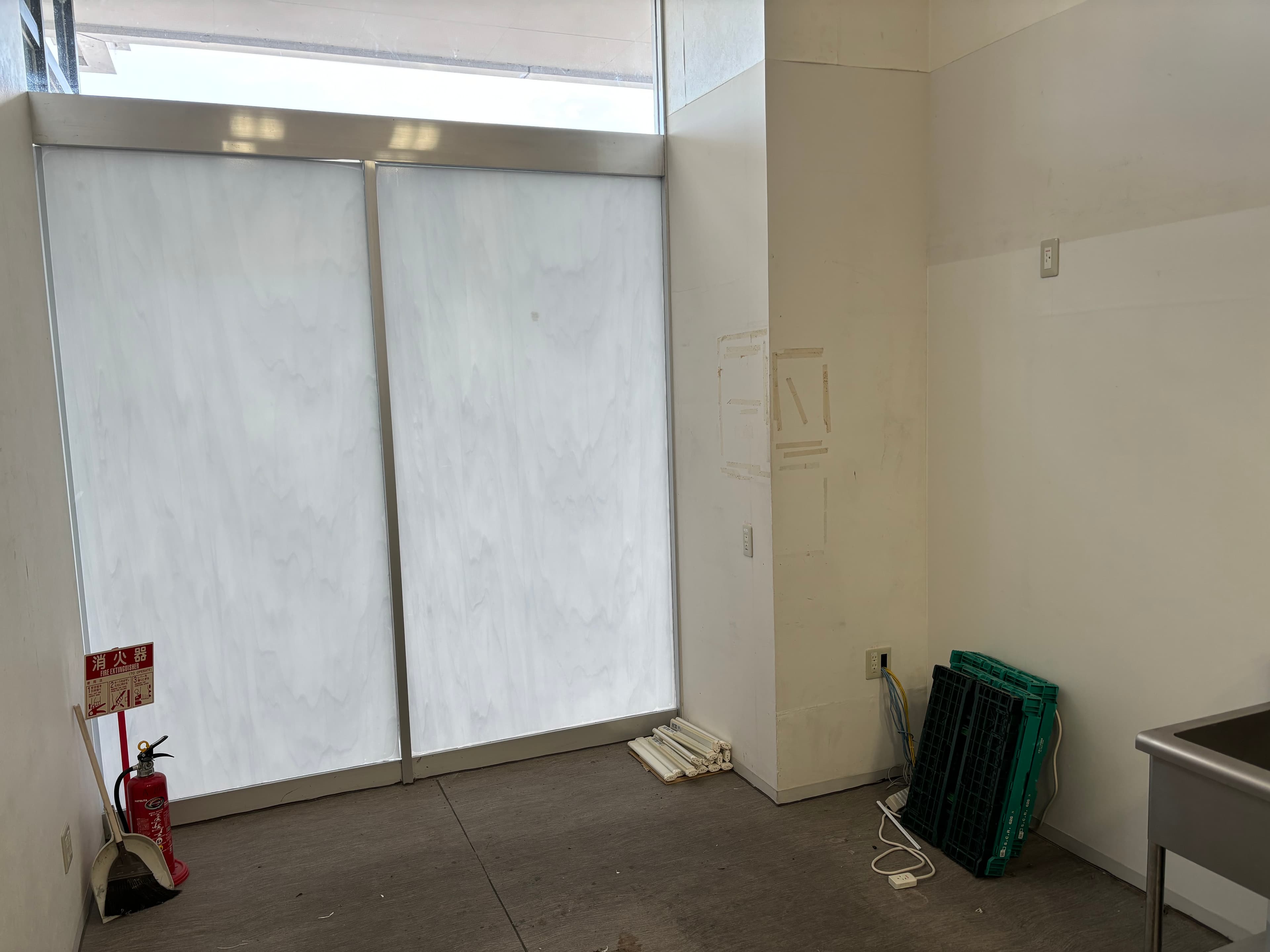 伊勢ララパーク151:9.14坪 食物販、食品(洋菓子、生鮮、加工品他)、サービス(窓口サービス、チケットショップ、リペア(修理)、旅行代理店、手芸教室他)1