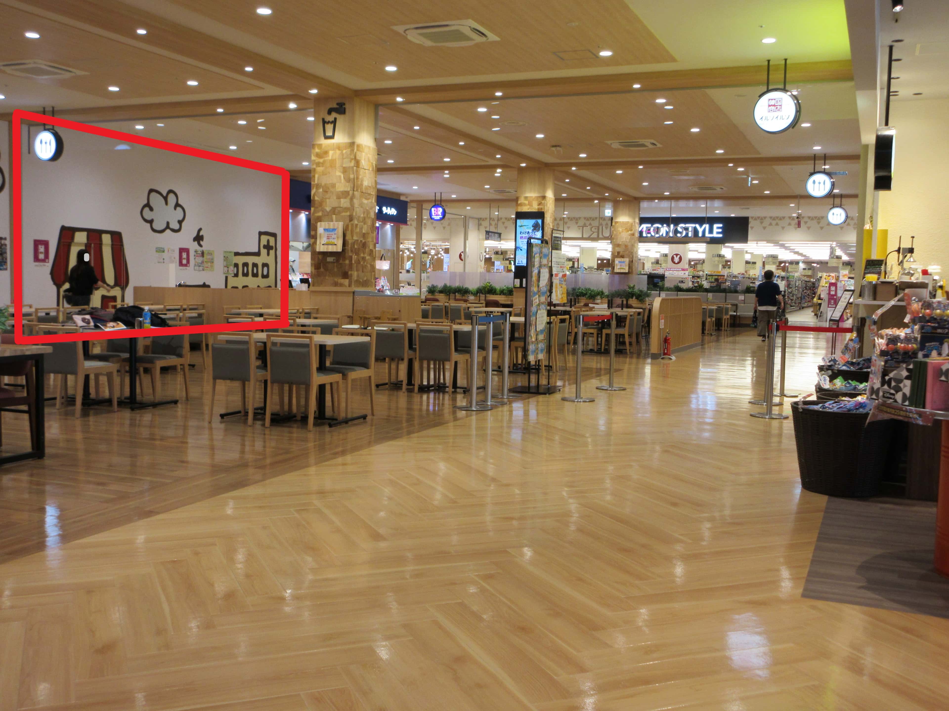 能代156:11.84坪 飲食:フードコート(ファストフード、カレー、丼、パスタ)