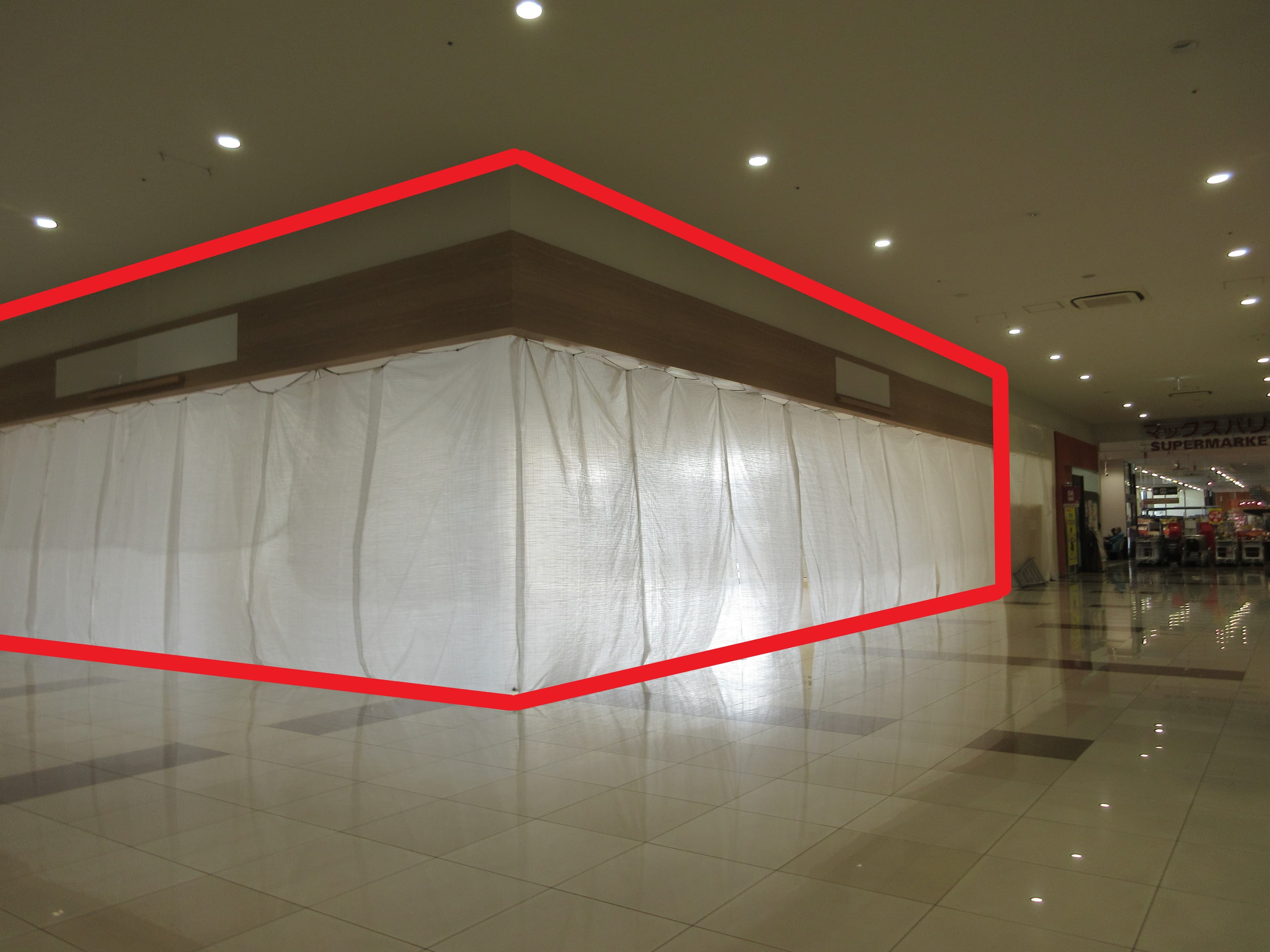 稲毛長沼111:51.52坪 サービス(携帯、スクール、ヨガ、保育園、整体等)、物販(眼鏡、靴など)1