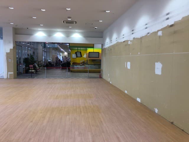 佐野107:55.75坪 物販(コスメ、雑貨、衣料、眼鏡、携帯販売・ドラッグストア、着物販売)、サービス(ヨガ、旅行代理店、写真スタジオ)、軽飲食(カフェ)1