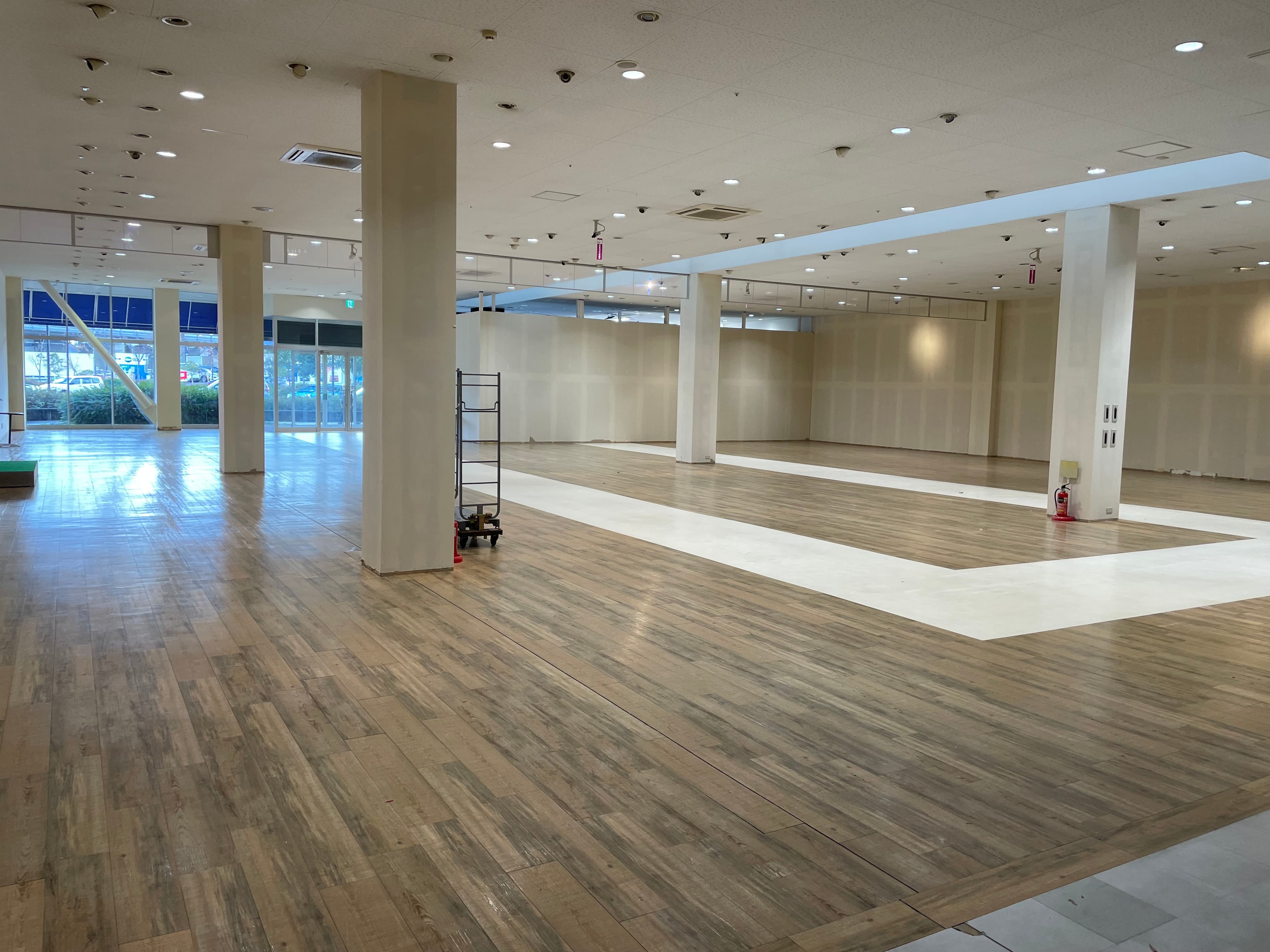 金沢示野D-02:218.09坪 物販:衣料(メンズ、レディース、キッズ)、家具、雑貨、書籍・本、サービス:塾、事務所1