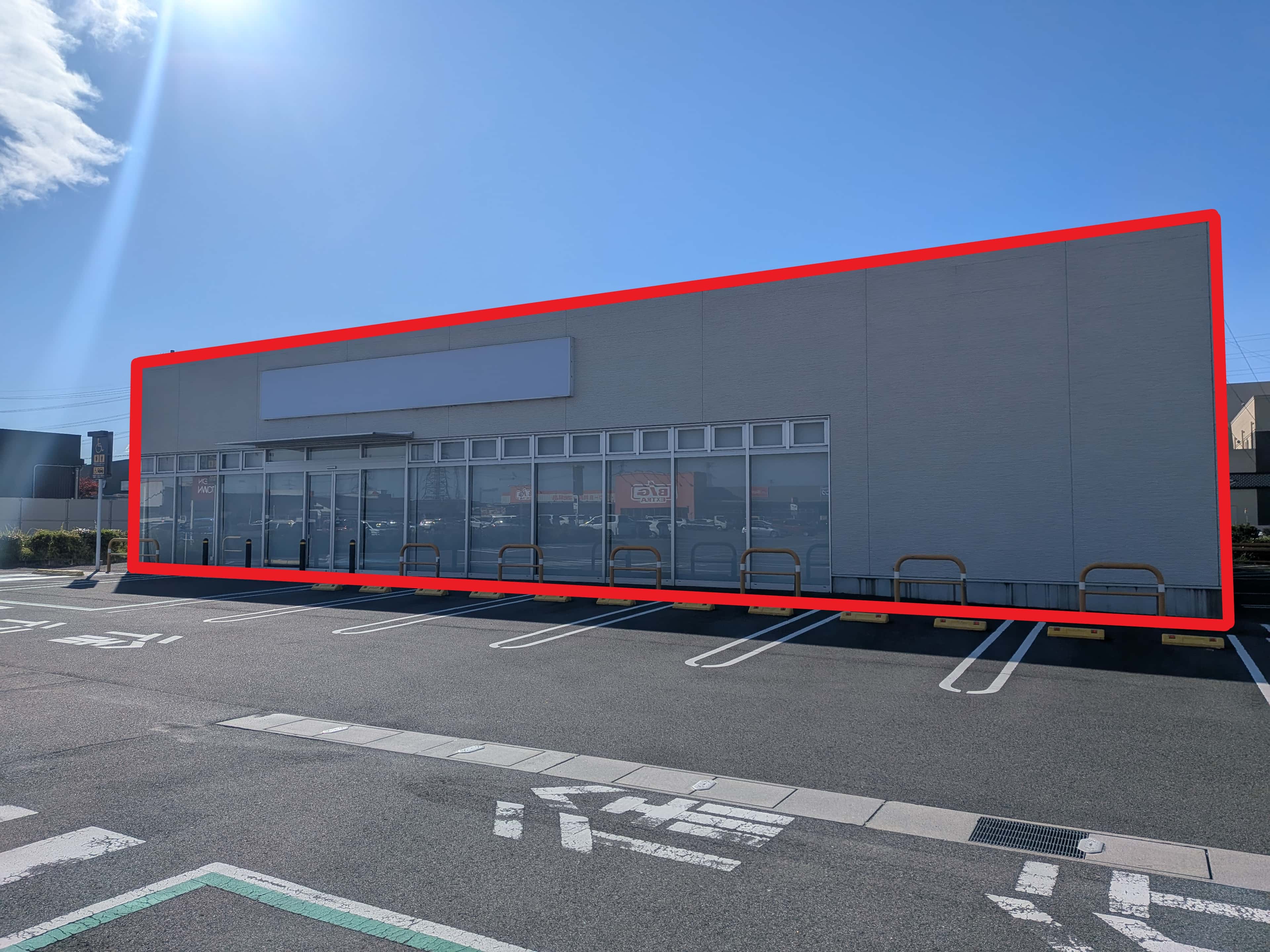 本巣302:101.34坪 物販(衣料、靴、携帯、キッズ、雑貨他)、 サービス(フィットネス、ピラティス、塾、教室など)